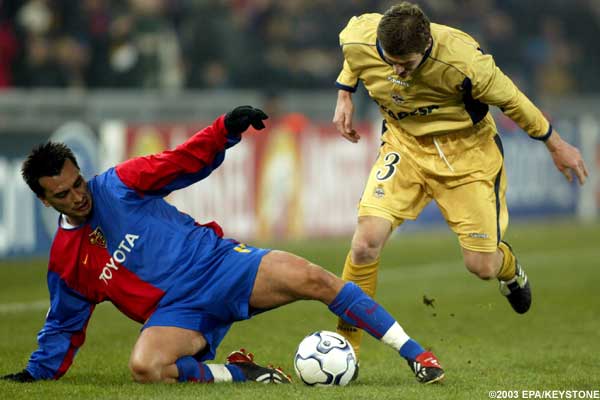 ����� ����